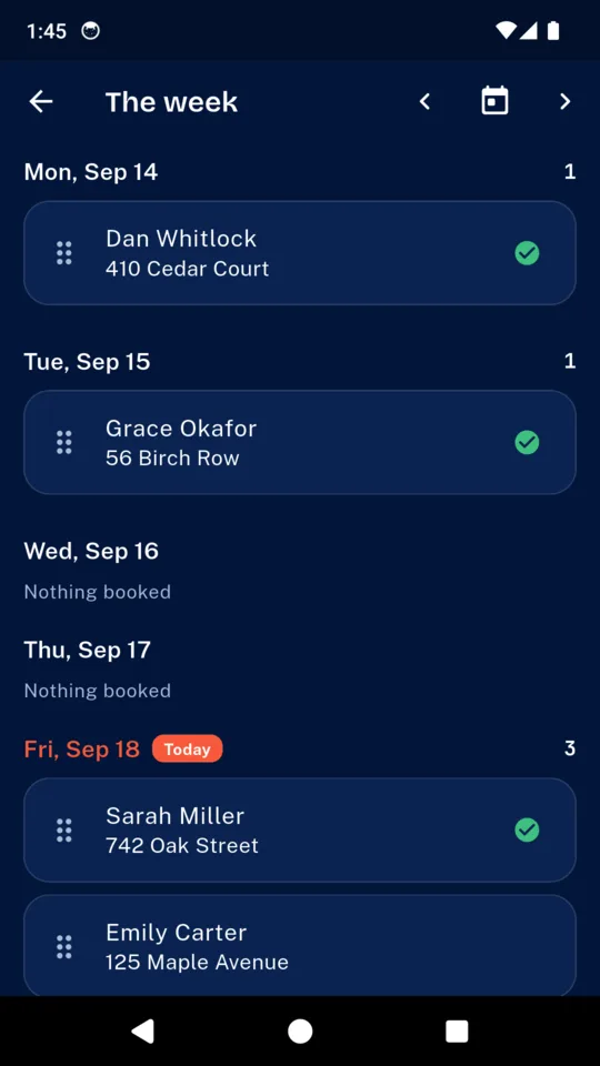 The week view listing booked cleans from Monday to Friday with drag handles