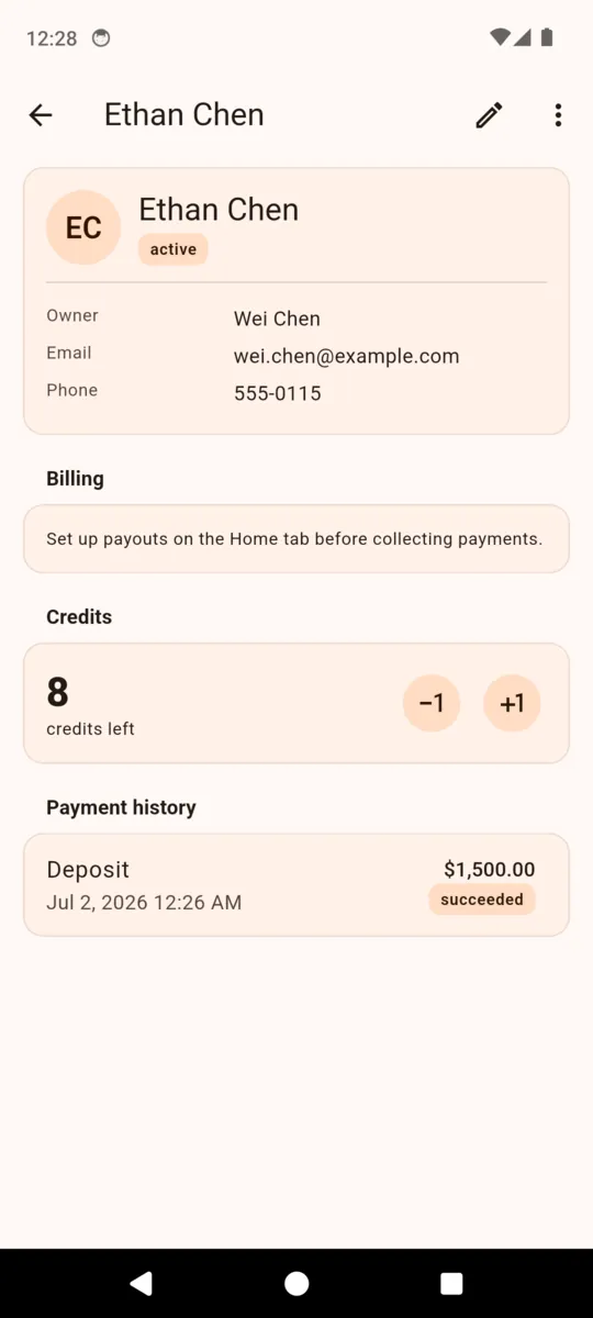 A pet record in PackDesk showing owner contact details, a Credits card reading 8 credits left with minus one and plus one buttons, and payment history