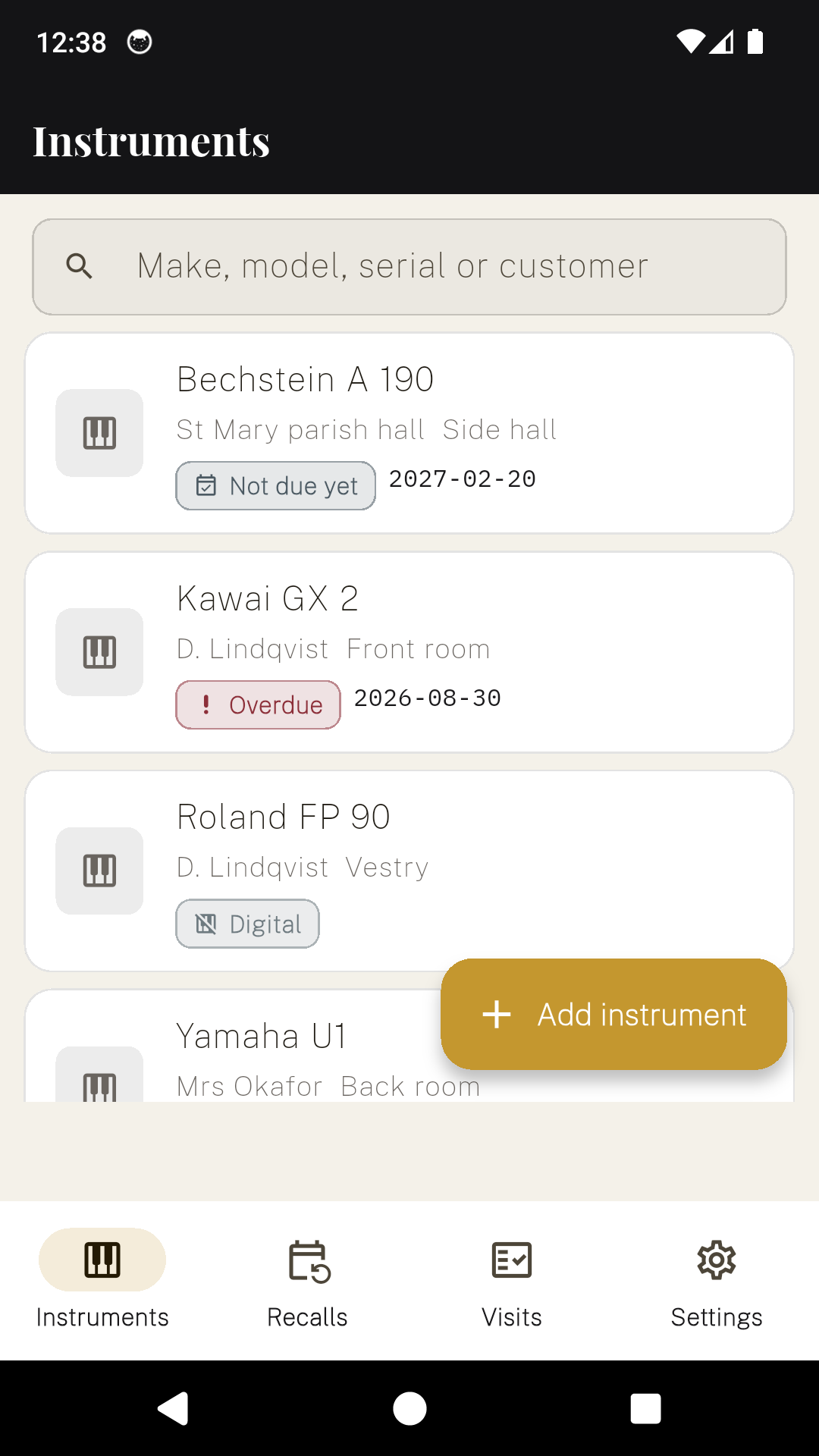 The PianoDesk instruments list, each piano showing its owner, its room and whether it is due.