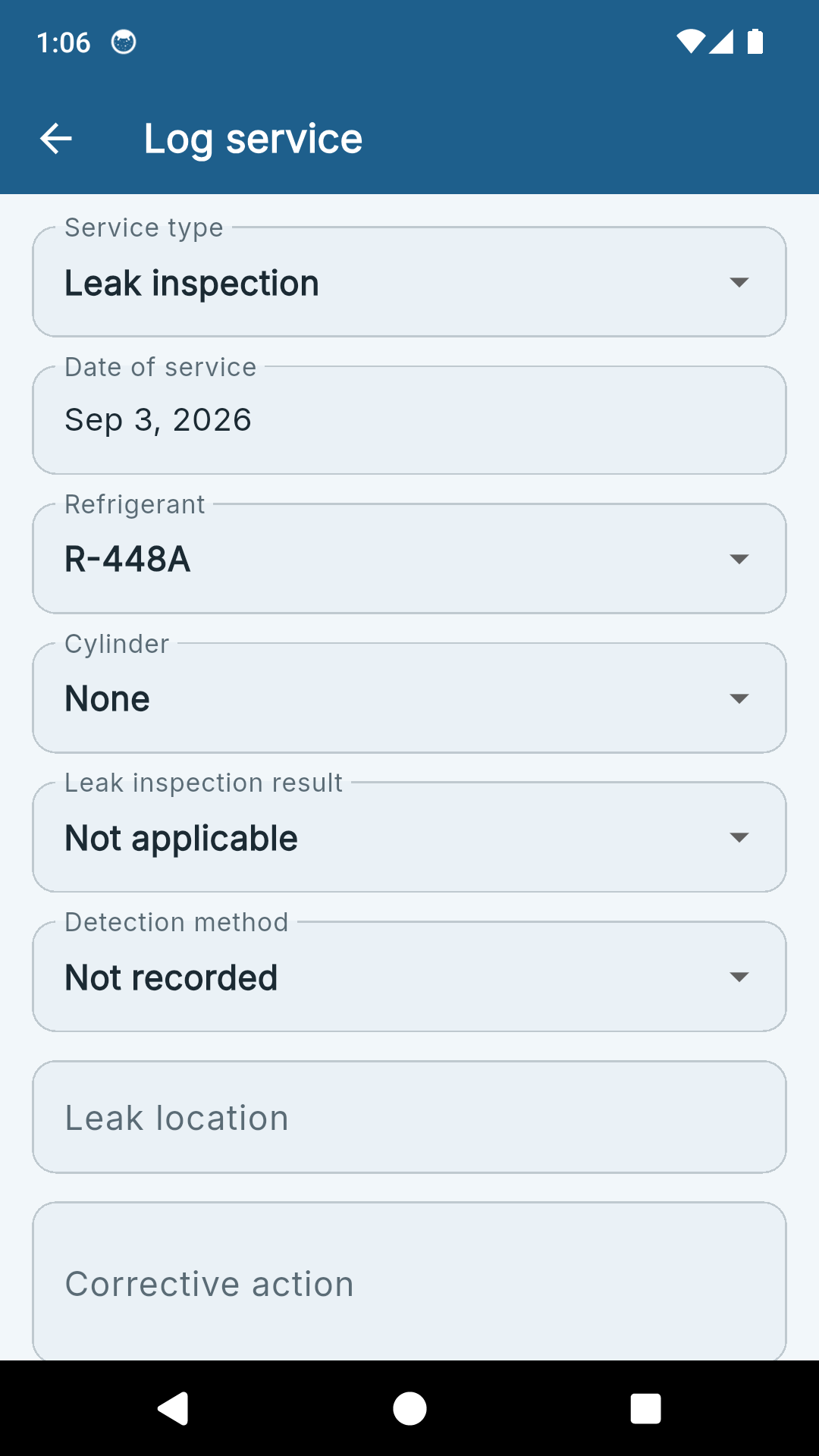 The RefrigLog log service form with service type, refrigerant, cylinder, leak inspection result and detection method.