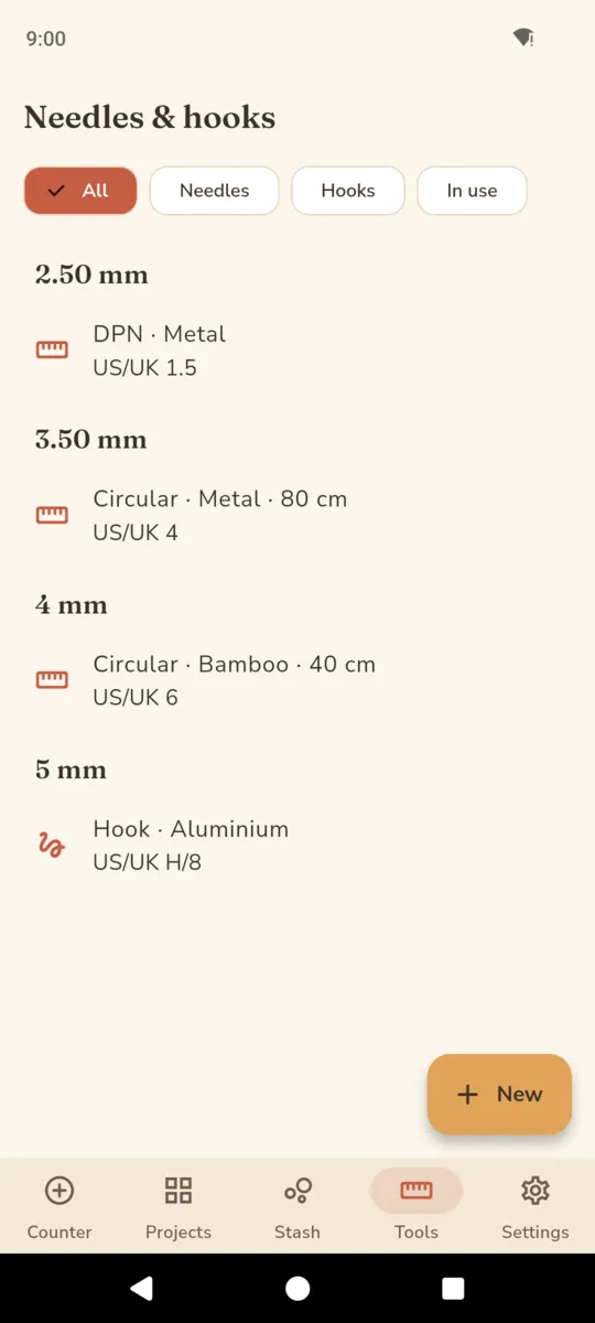 The StitchNest needles and hooks list grouped by size, showing a 2.50 mm metal DPN, a 3.50 mm metal circular with an 80 cm cable, a 4 mm bamboo circular with a 40 cm cable and a 5 mm aluminium hook, each with its US and UK label