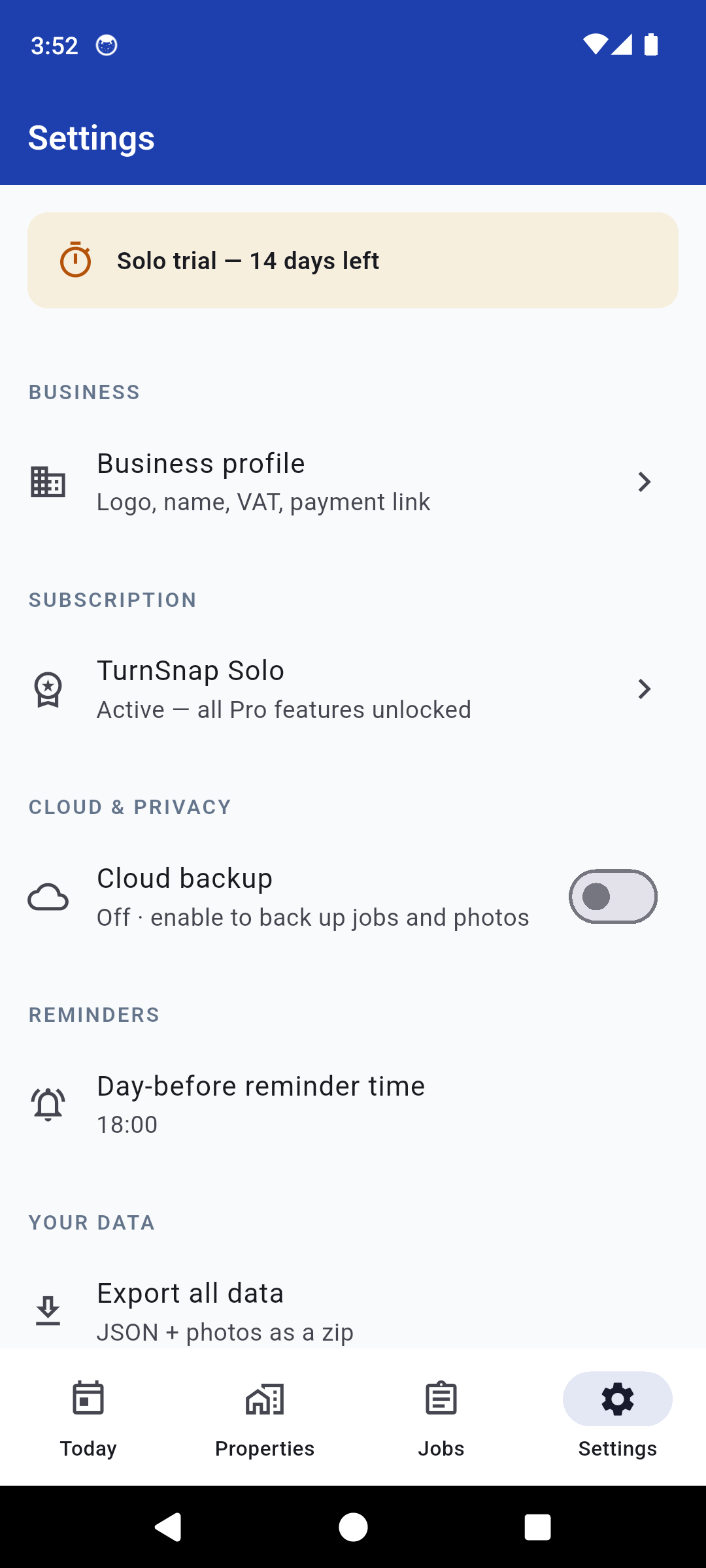 TurnSnap Settings screen with Solo trial banner, business profile, subscription status and cloud backup toggle
